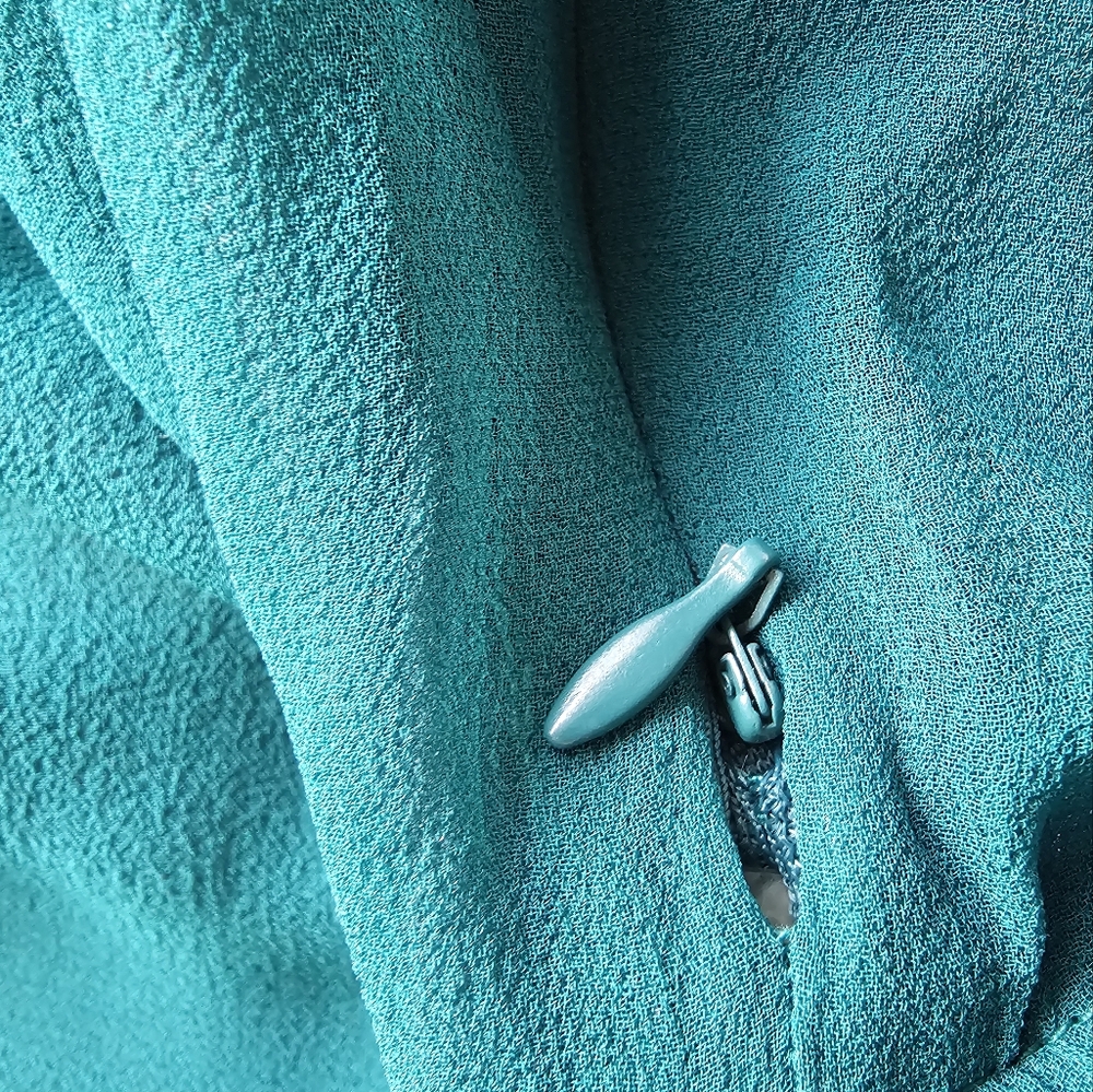 XXI One Shoulder Ruffle Detail - Picture 7 of 7